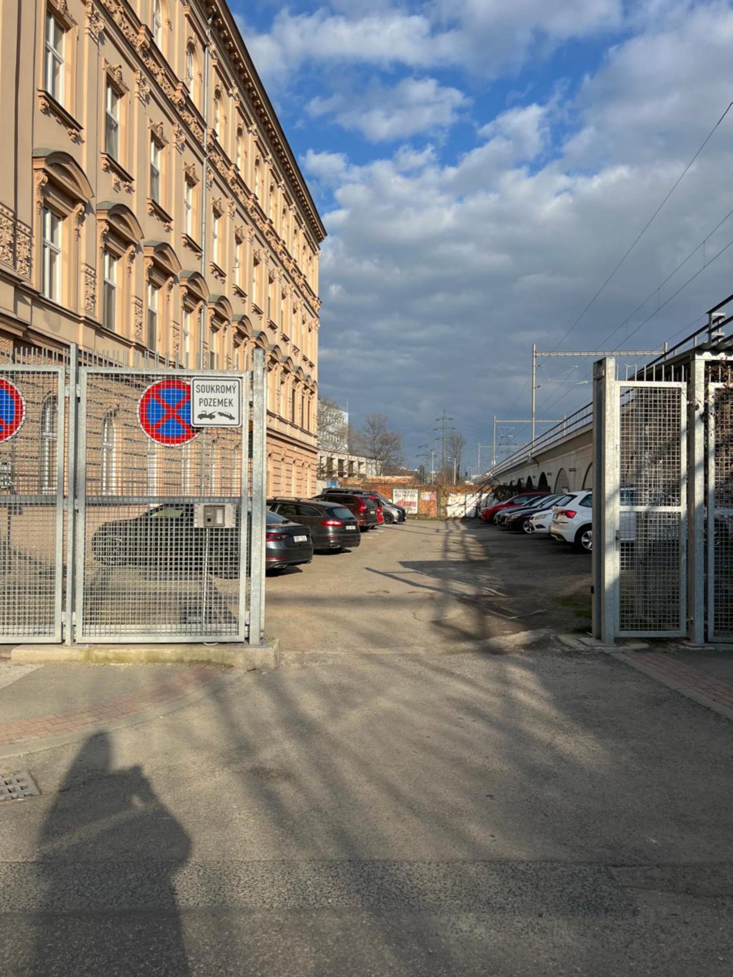 Apartment Plus Parking Brno Exterior photo